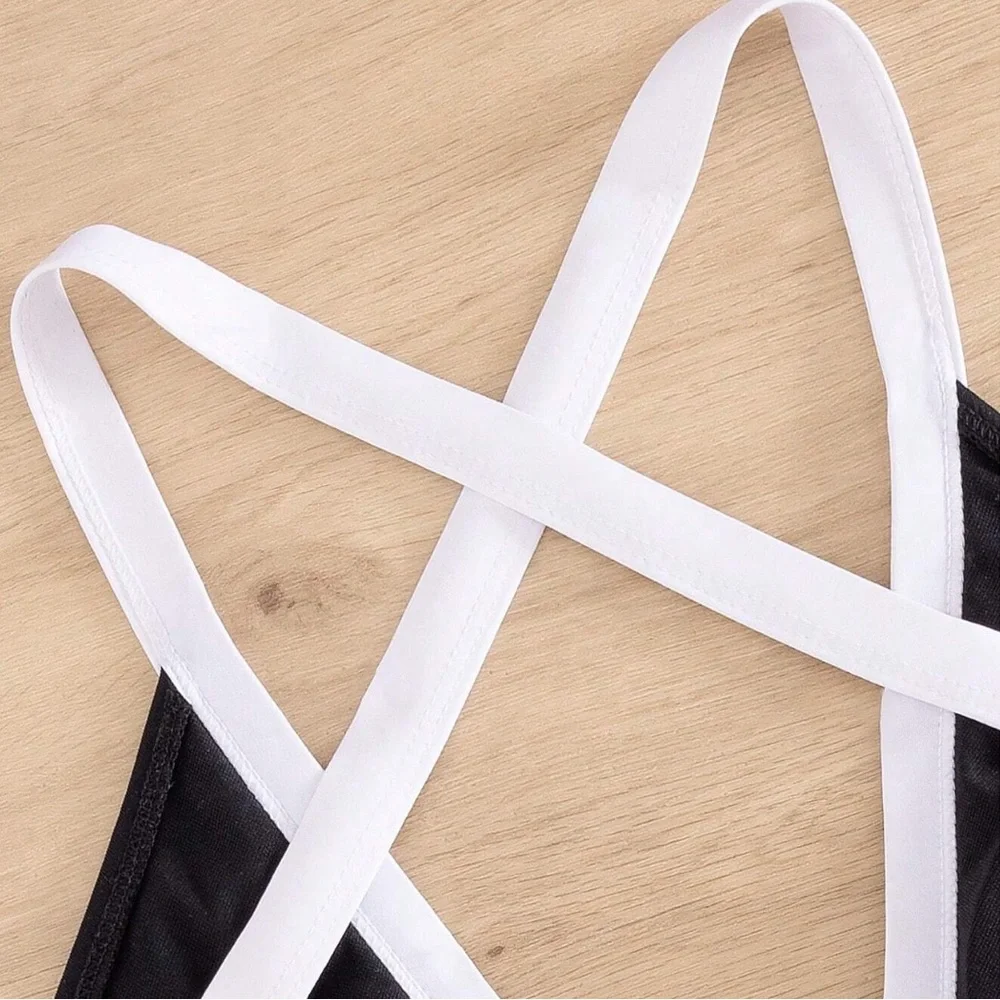 🆕 Deep V-Neck One-Piece Swimsuit - Picture 5 of 7